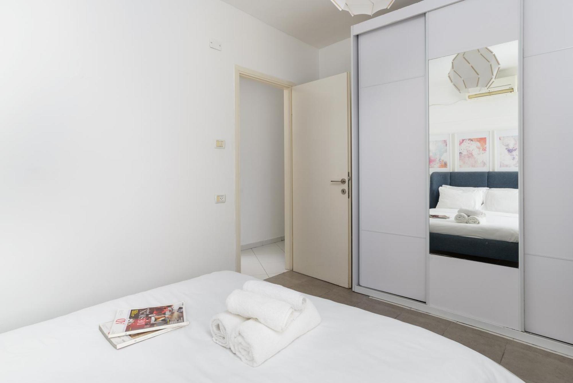 Sea View 2 Bedroom Apartment With Bomb Shelter Tel-Aviv Kültér fotó