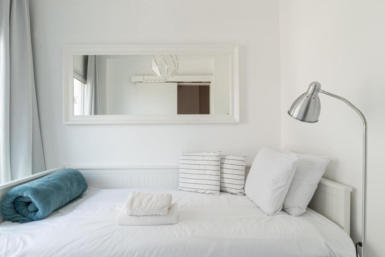 Sea View 2 Bedroom Apartment With Bomb Shelter Tel-Aviv Kültér fotó